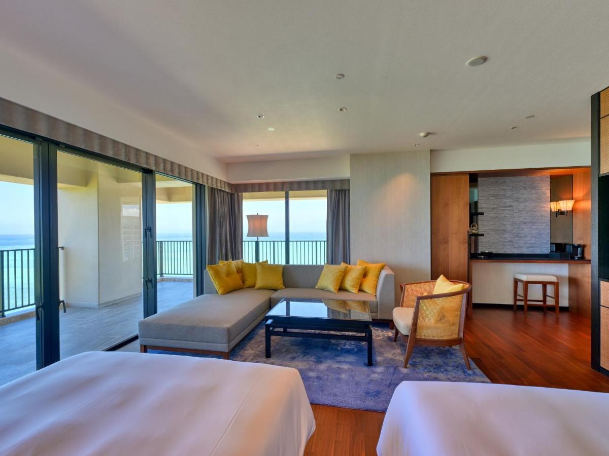 Ryukyu Hotel & Resort Nashiro Beach Itoman Exterior photo A suite at the hotel